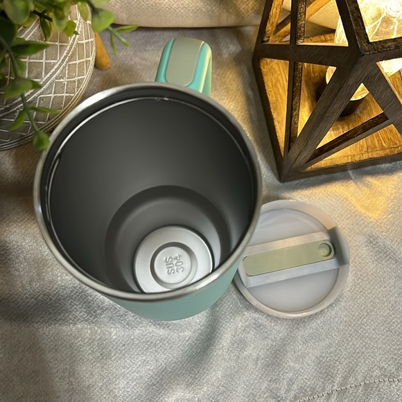 ✨40oz Reusable Vacuum Quencher Tumbler ✨ Mint Green Color w Milky Mint Lid✨ - Picture 6 of 8